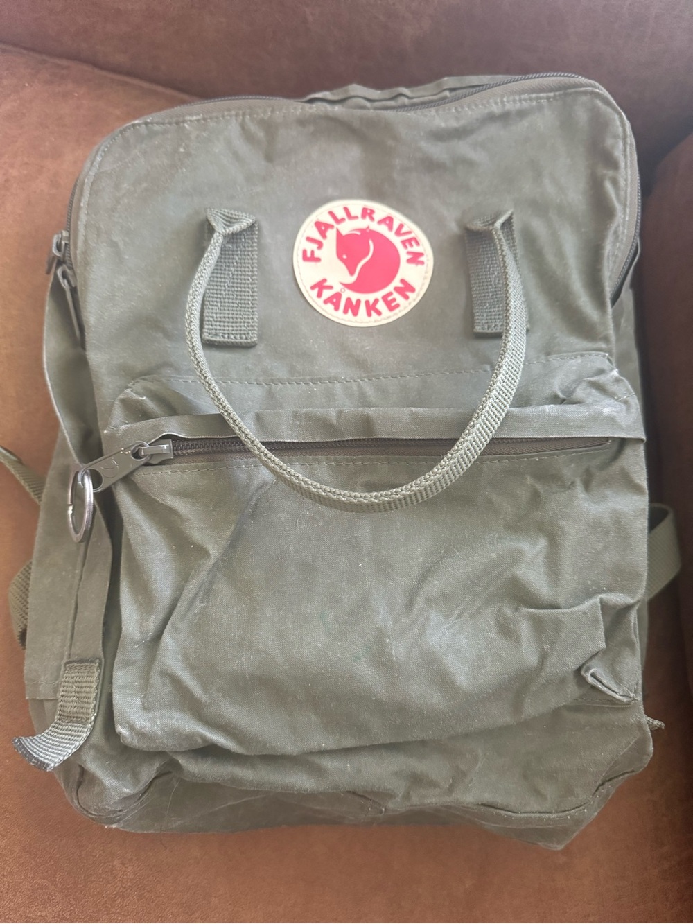 Fjallraven Kånken Classic Olive Green Backpack. Does show wear. Please see pics